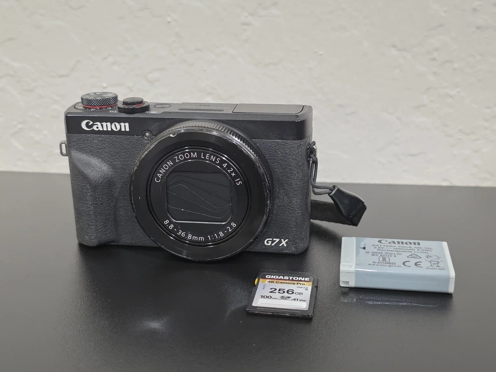 Canon PowerShot G7 X Mark III 20.1MP Digital Point & Shoot Camera - Black
