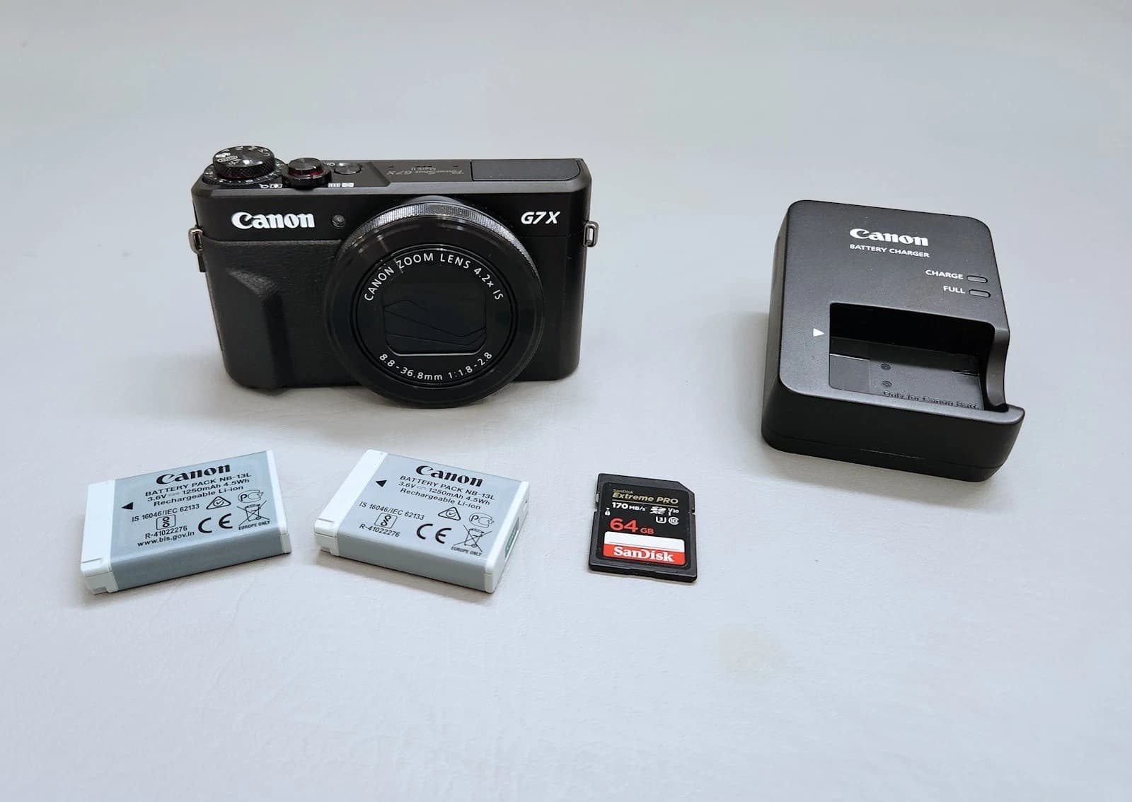Canon G7X Mark II digital camera 20.1 MP 2 batteries. Original owner. - Image 1