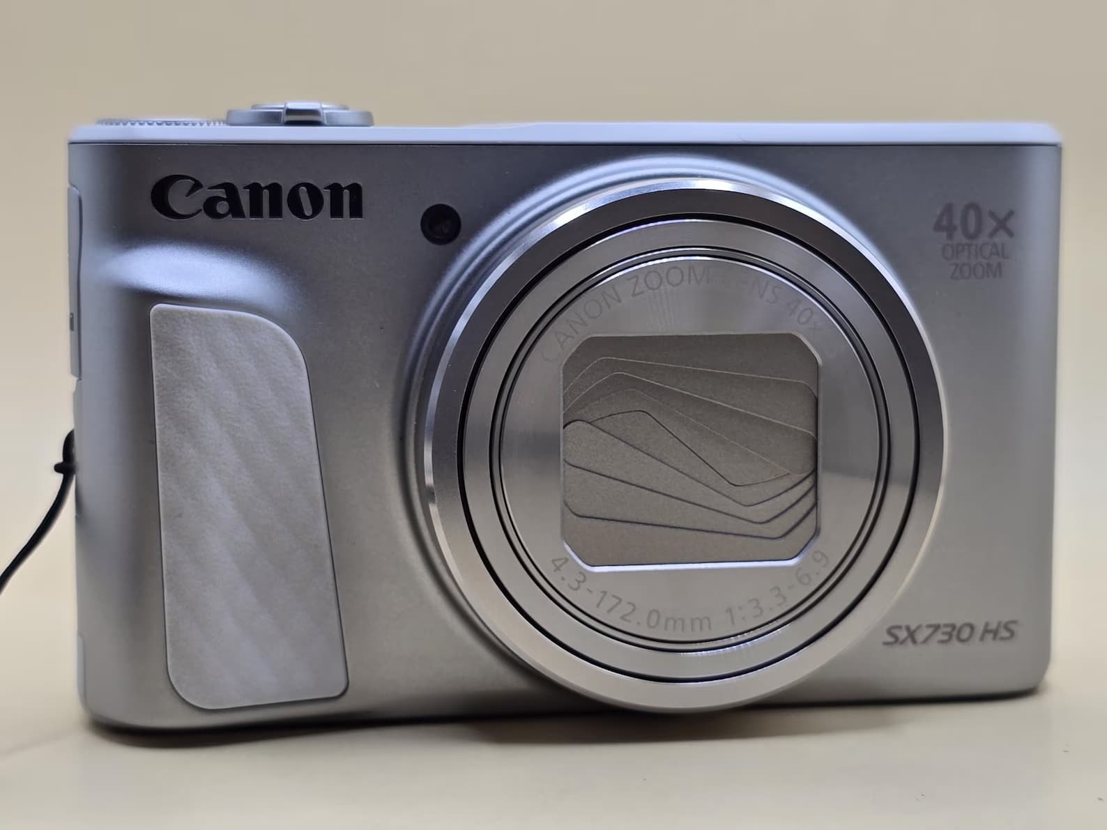 Canon PowerShot SX730 HS with 20.3 MP flip-out screen, 40x optical zoom - Image 1