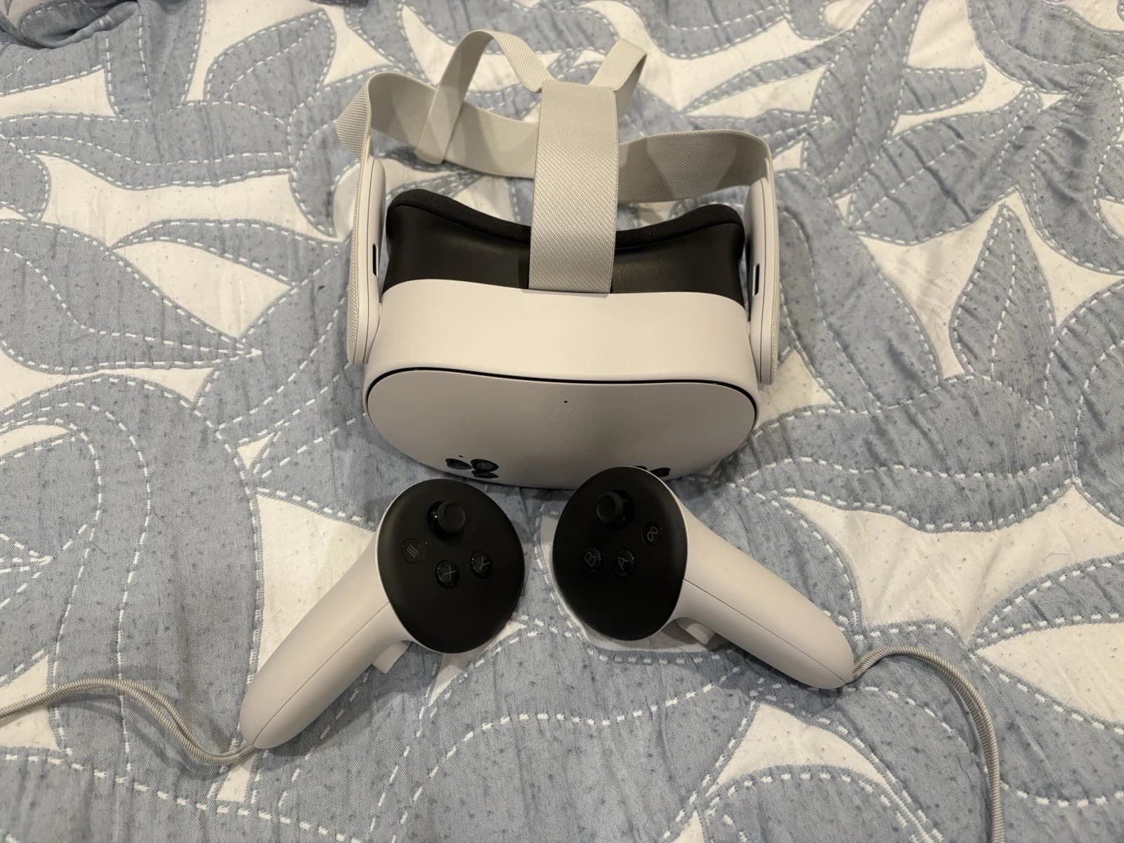 Meta Quest 3S All-in-One Headset 128GB - Image 1